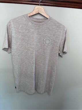Veece Mens Graphic T-Shirt Tan Slub Knit Short Sleeve Crewneck Size M